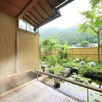 Kamar bergaya Jepang 8 tatami dengan pemandian luar ruangan