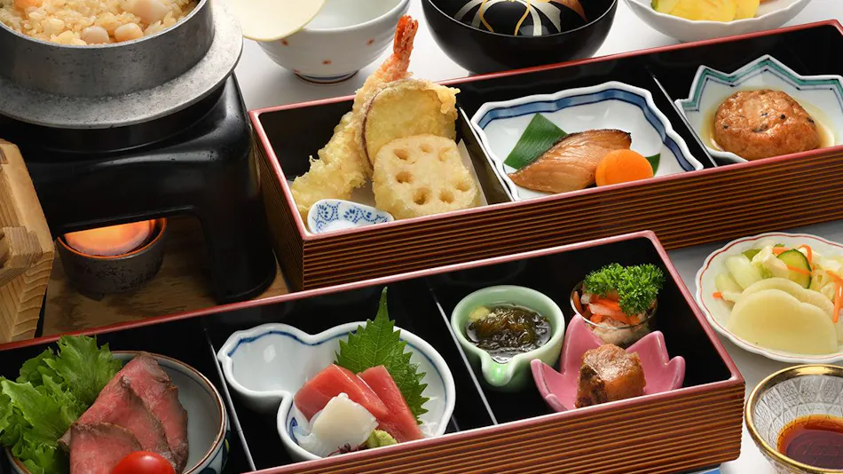 Iizaka Onsen Surikamitei Ootori