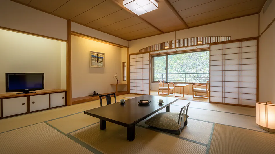 Iizaka Onsen Surikamitei Ootori