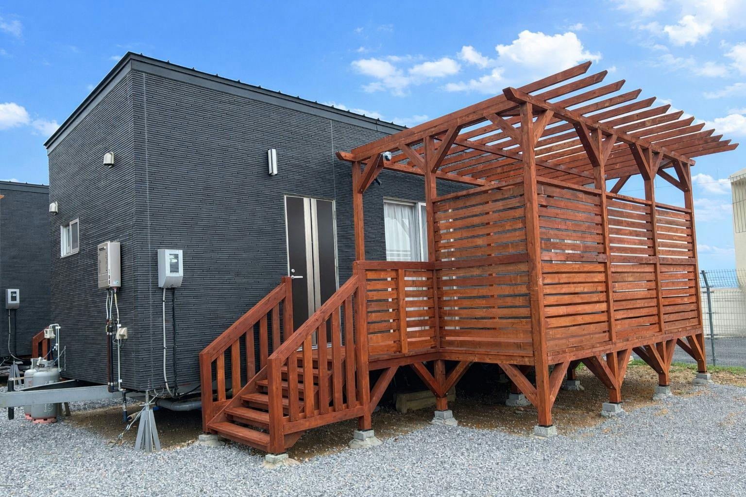 2号점 트로피컬 캐빈 / 외관