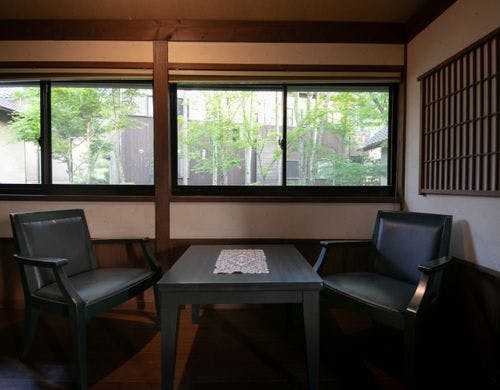 本館「鶴見」６畳と８畳の２間続き