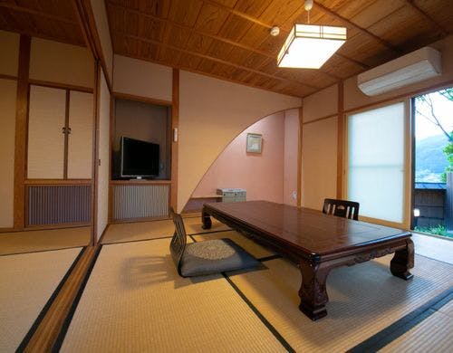 離れ内湯露天付客室「里舎」