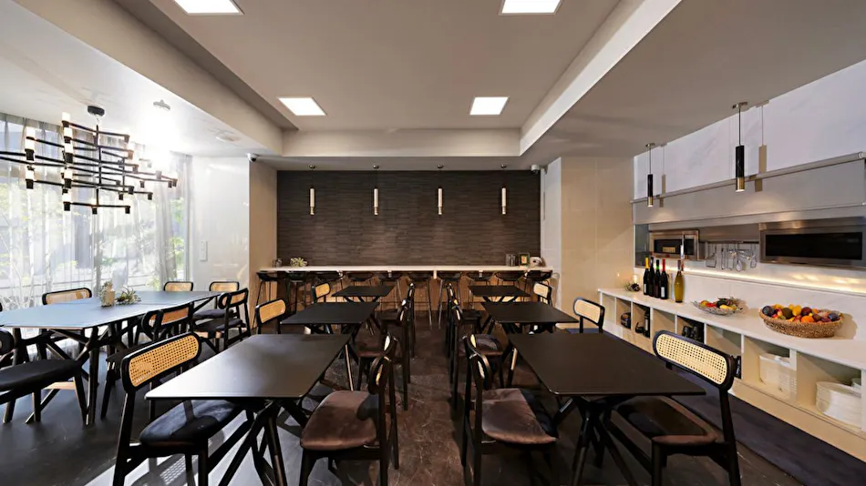 Tennoji Crystal Hotel