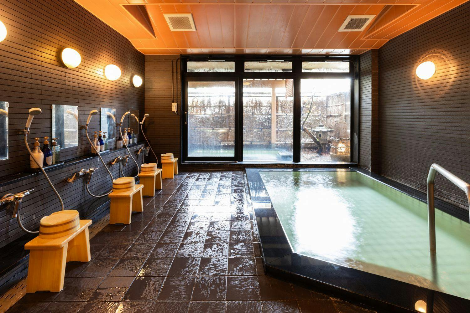 具有美膚效果的溫泉。