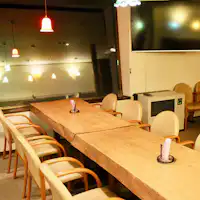 라운지에서 즐거운 단란한 시간을 보내세요.