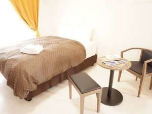 Mr.KINJO in front of Children's Hospital