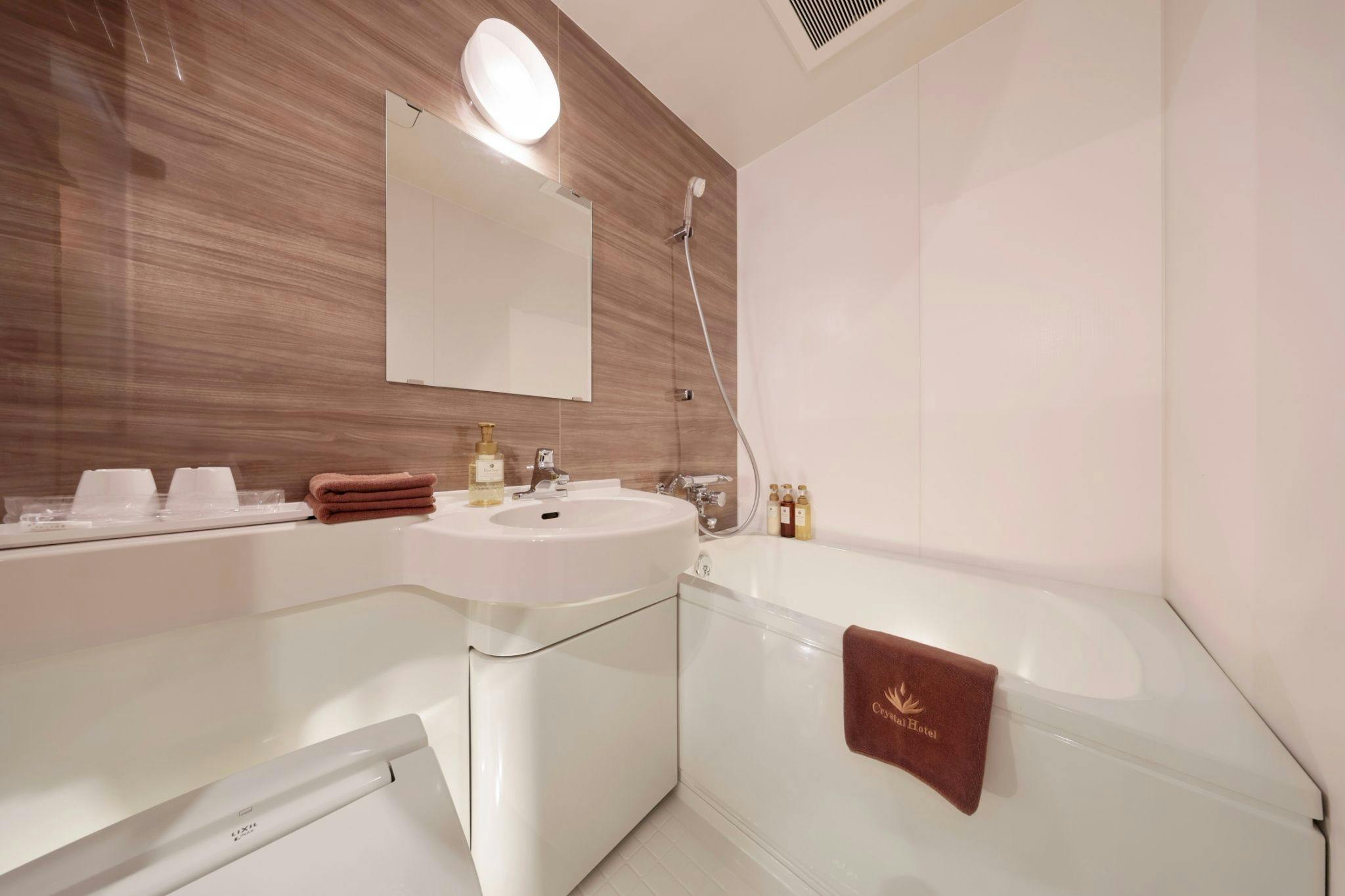 Shinsaibashi Higashi Crystal Hotel