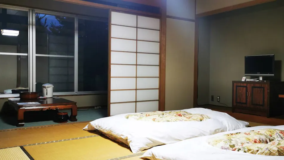 Shiozawa Onsen Shichihokan