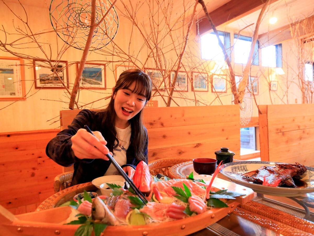 อาหาร｜เพลิดเพลินกับอาหารรสเลิศหลากหลาย