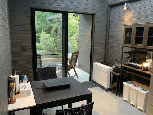 Penginapan gaya Jepang ruang makan glamping