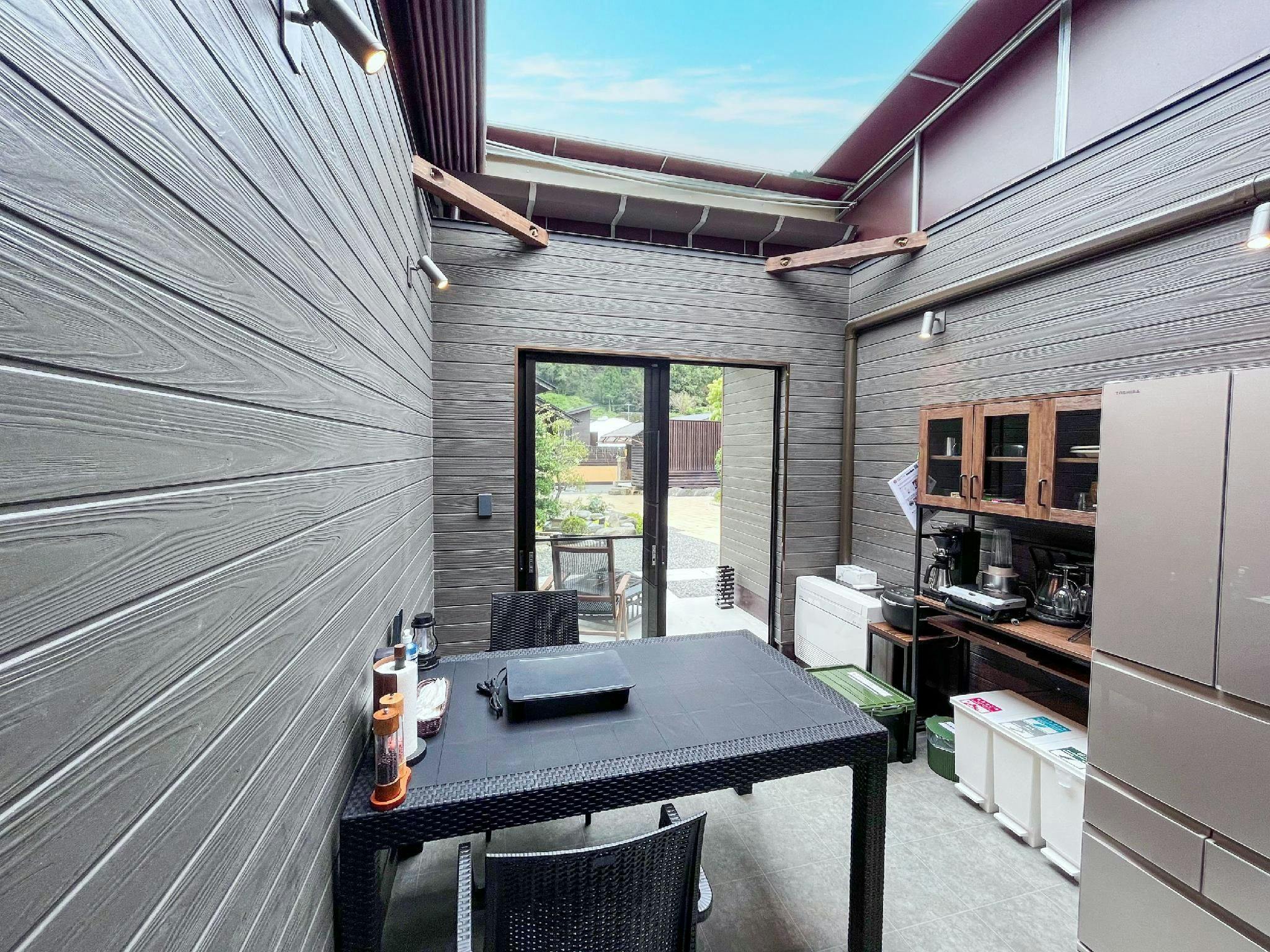 Mata air panas penginapan gaya Jepang glamping