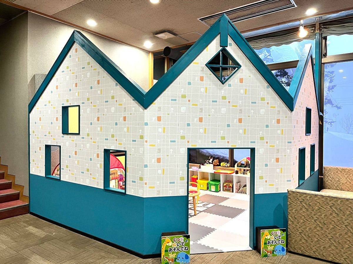 สนามเด็กเล่น 'Ajito' - ภายนอก