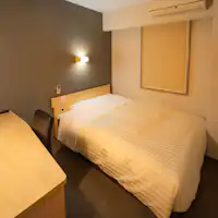 Pada malam hari, pencahayaan dibuat agak redup sehingga Anda dapat beristirahat dengan tenang.