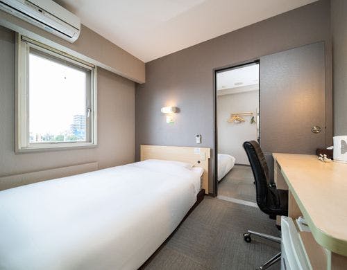 2部屋を中の扉で行き来できます