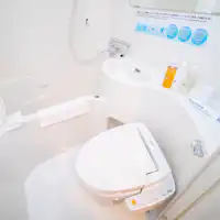 모든 객실에 유닛 욕실 완비.