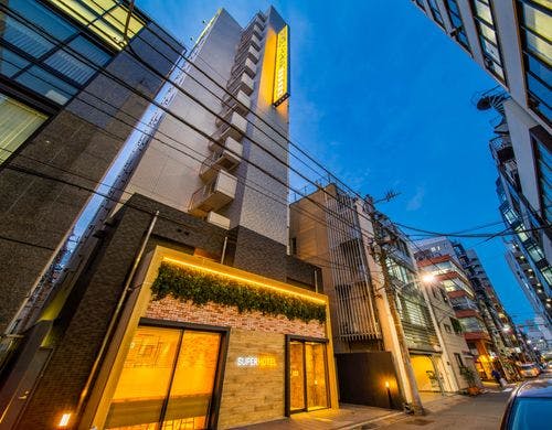 新橋駅から徒歩約６分！