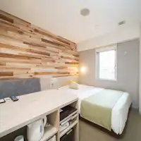 โต๊ะทำงานกว้างขวาง ทำงานได้สะดวก