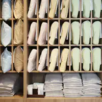 Kami menyediakan 8 jenis bantal pilihan (berdasarkan urutan kedatangan).