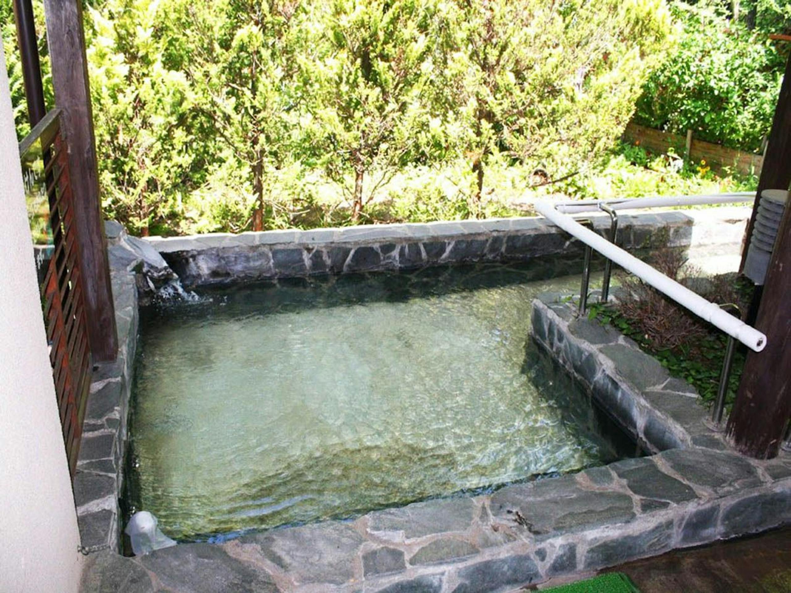 那須高原【ガストホフ　エール】車椅子で入浴ができる貸し切りの露天風呂