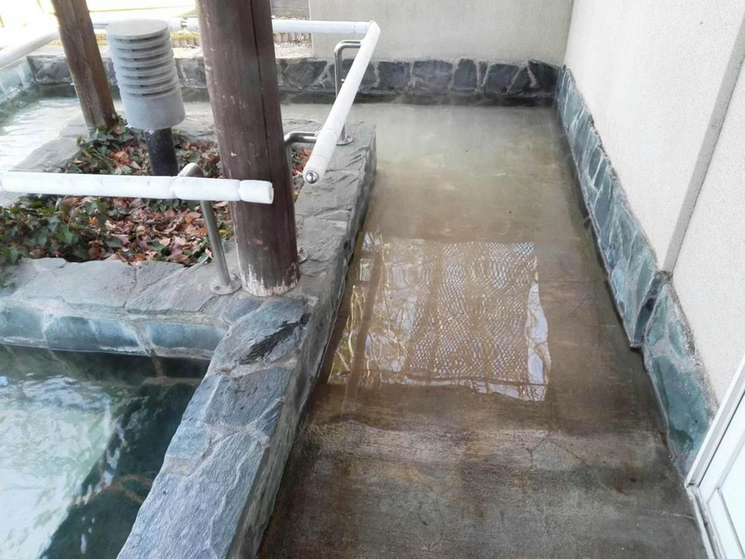 那須高原【ガストホフ エール】車椅子で入浴ができる貸し切りの露天風呂