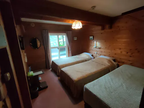 ห้องน้ำรวม เตียงคู่