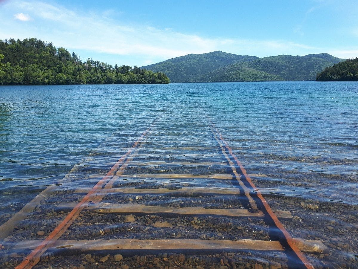The lakebed railway leading to Lake Shikaribetsu