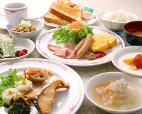 บุฟเฟ่ต์อาหารเช้าประมาณ 30 รายการทั้งแบบญี่ปุ่นและตะวันตก♪