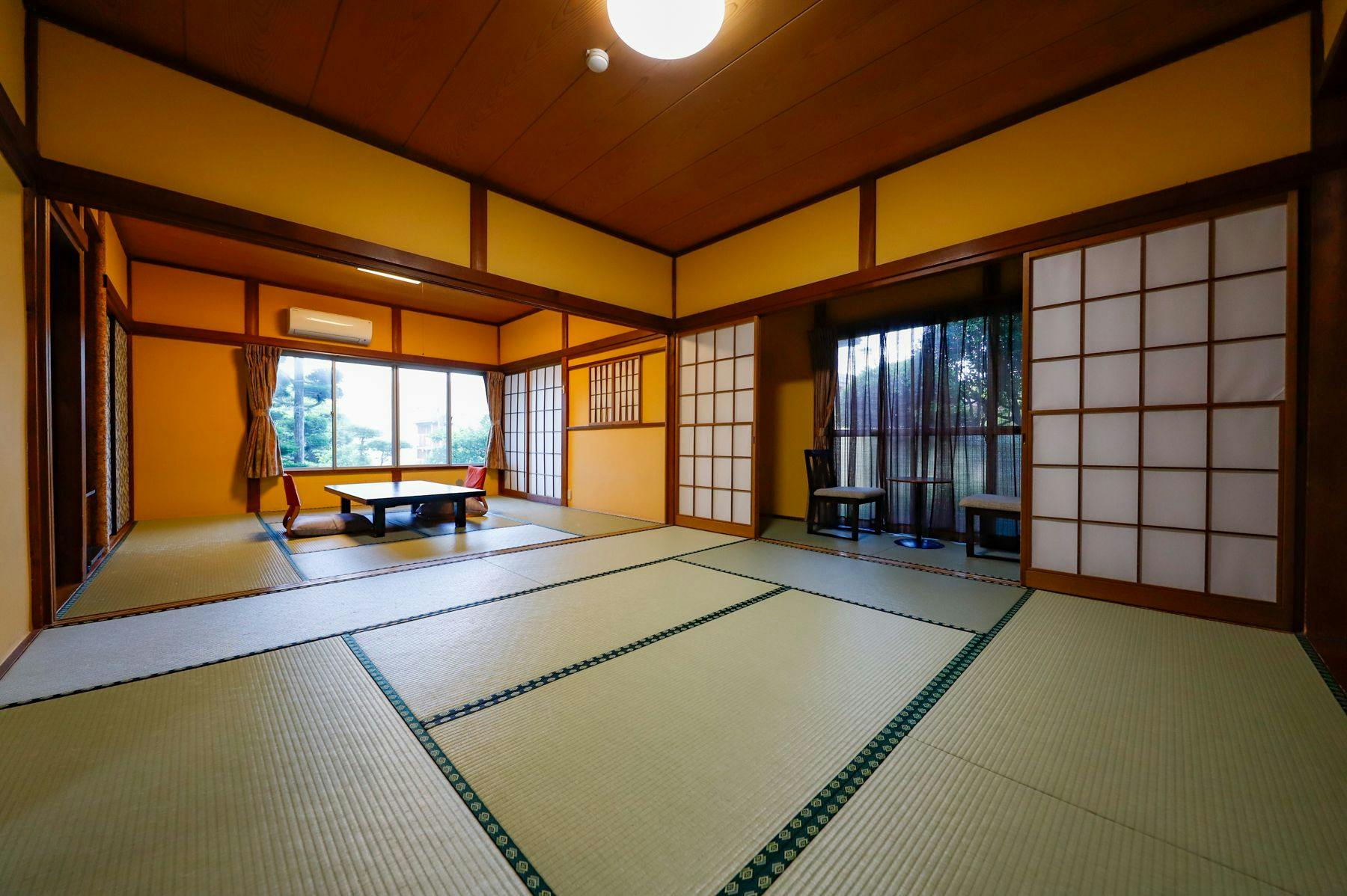 ＜อาคารแยก＞เรือนพัก｜16 เสื่อ＋ระเบียง