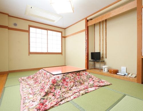 《客室》6畳和室