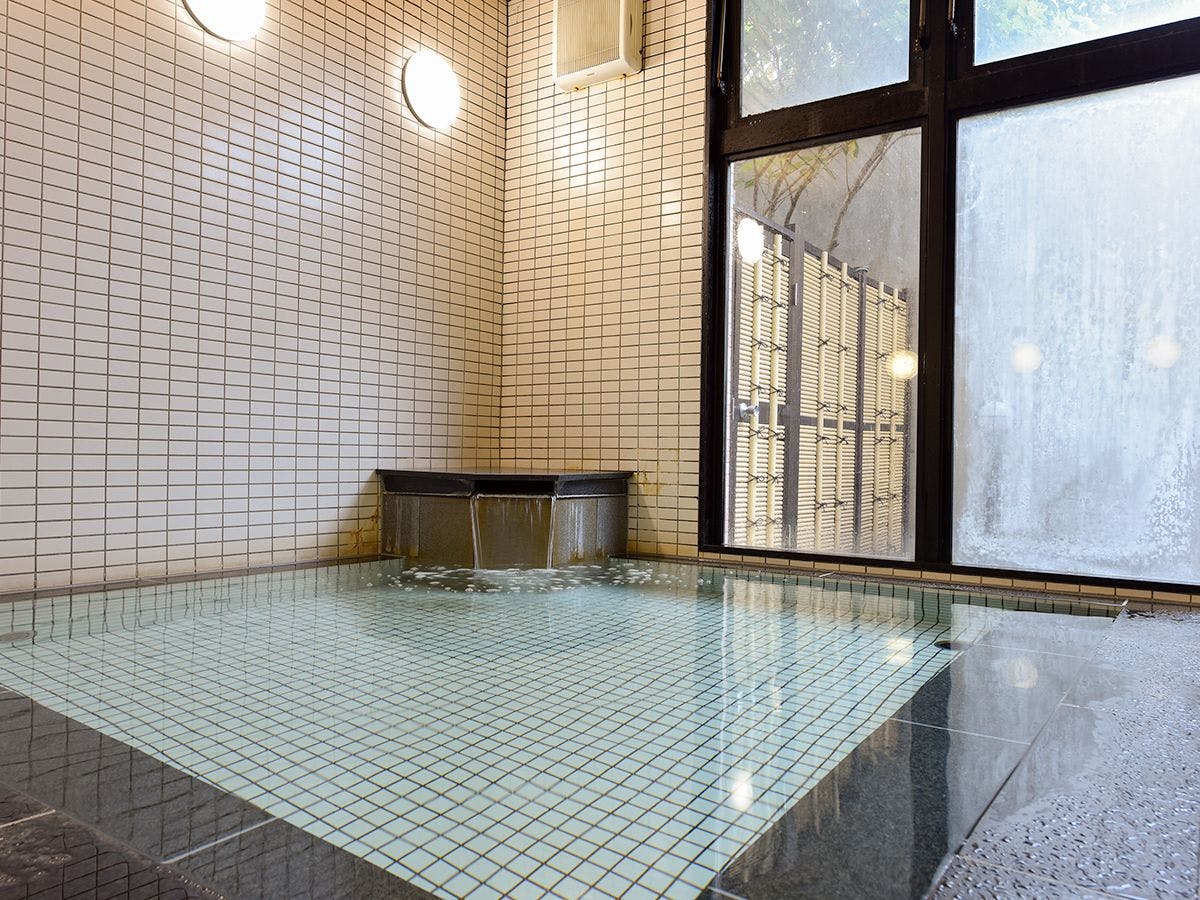 *ห้องอาบน้ำรวม (ชาย)