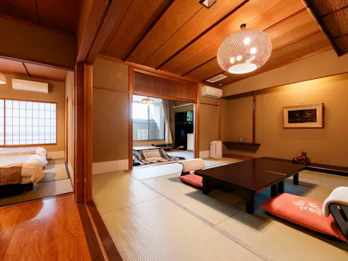 ห้องพักสไตล์ญี่ปุ่นแท้พร้อมลานวิ่งเล่นสำหรับสุนัขส่วนตัว