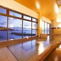 ห้องอาบน้ำสาธารณะขนาดใหญ่พร้อมวิวที่ชั้น 3