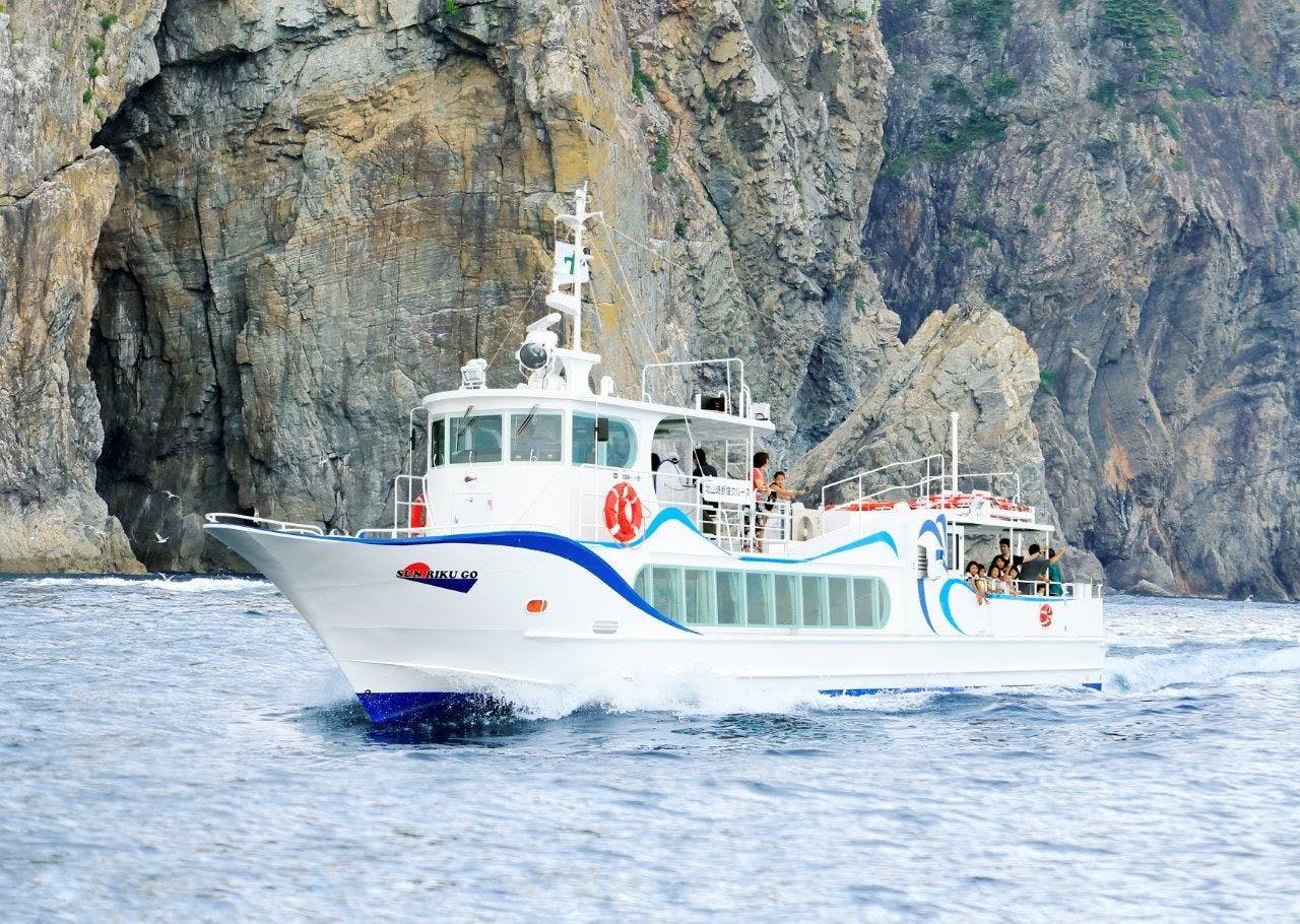 ล่องเรือหน้าผาคิตายามาซากิ