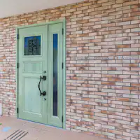 Pintu masuk utama Bangunan Annex