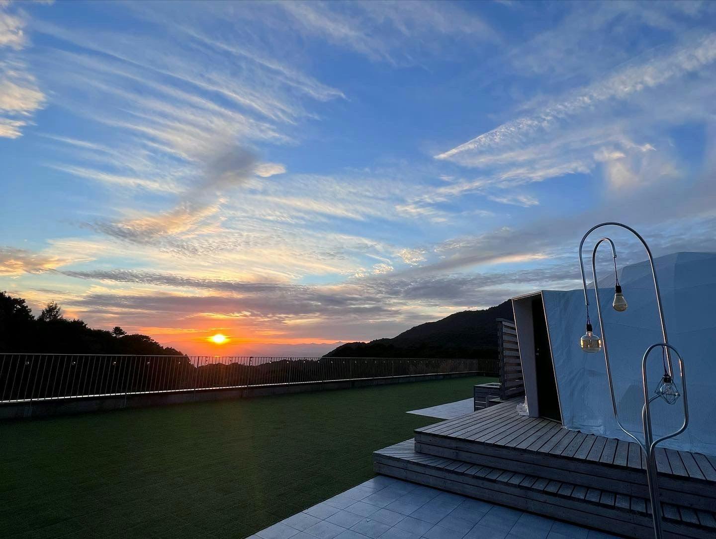 เวลาพระอาทิตย์ตกเป็นทิวทัศน์ที่ดีที่สุด