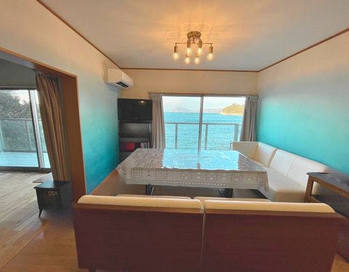 【ダイニング】海を眺めながら