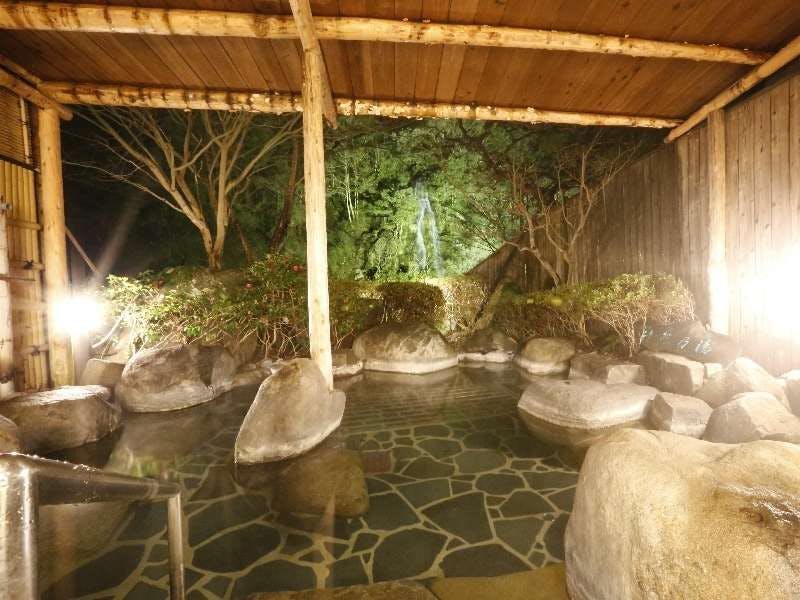 น้ำพุร้อนมียูที่มีอ่างอาบน้ำกลางแจ้งที่มีวิวที่งดงามเพียงแห่งเดียว.