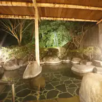 น้ำพุร้อนมียูที่มีอ่างอาบน้ำกลางแจ้งที่มีวิวที่งดงามเพียงแห่งเดียว.