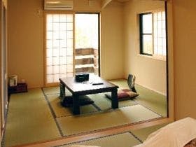 由布の御宿　山もみじ