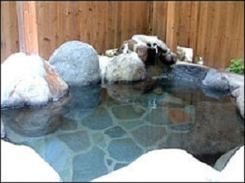 春北風　露天風呂