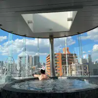 오사카 시내를 한눈에 볼 수 있는 옥상 남성 전망 대욕장.
