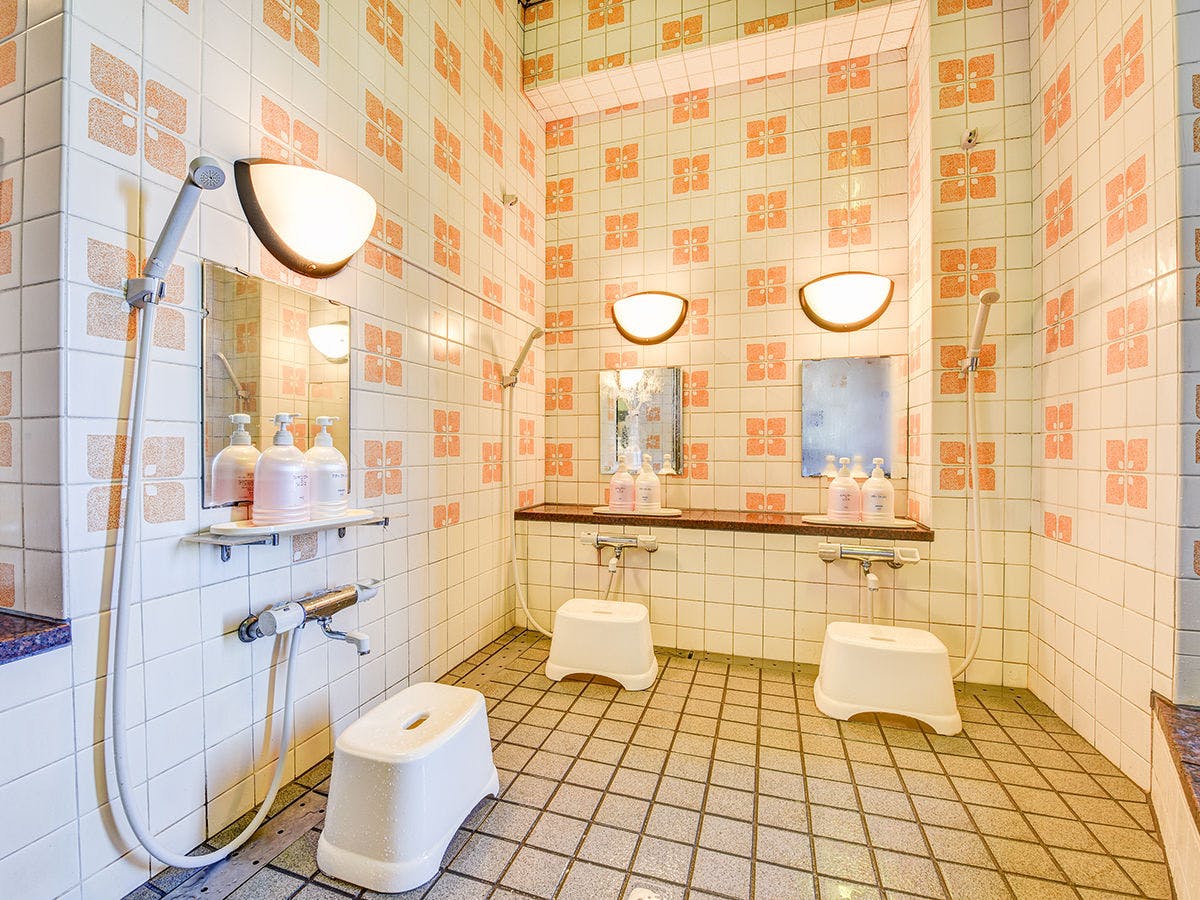 ห้องอาบน้ำรวม (พื้นที่ล้างตัว)