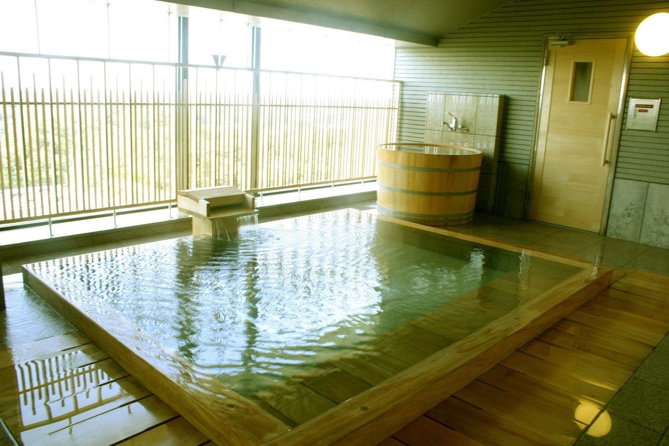 ชั้น 12 ชั้นสูงสุดของอาคารหลัก "อ่างอาบน้ำท้องฟ้า" มีทัศนียภาพที่ยอดเยี่ยม