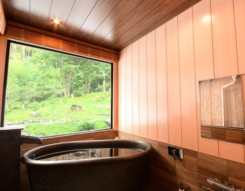 離れ『半露天風呂付き特別室』のお風呂一例