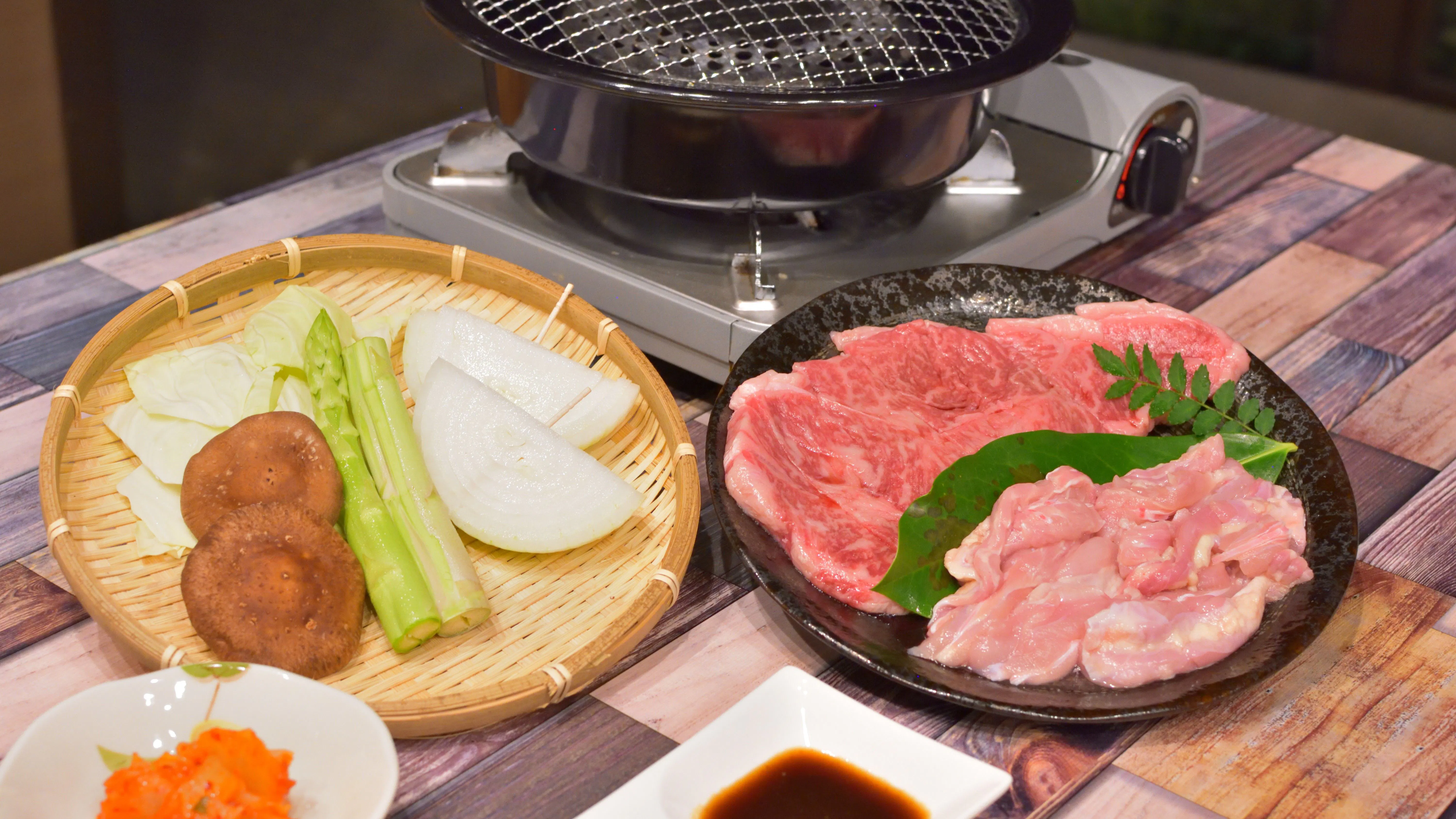 분고 소고기와 지역 닭고기를 비교하며 맛보세요!