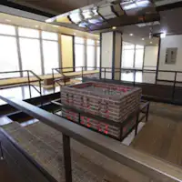 Pemandian batu panas 'Shinsekiyoku' dan pemandian batu Maifan.