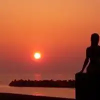 จากเรียวกังของเรา คุณสามารถชมพระอาทิตย์ตกดินที่ทะเลญี่ปุ่นได้