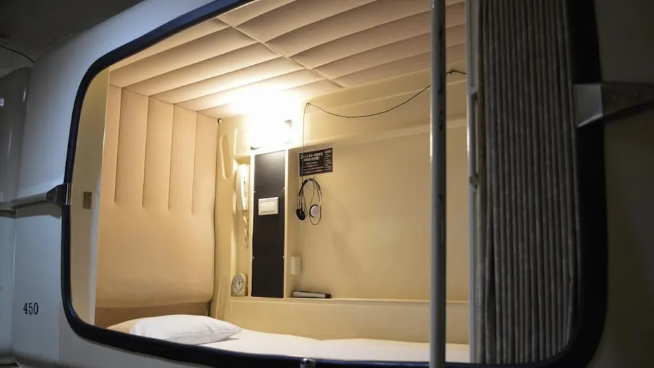 Atsugi Capsule Hotel