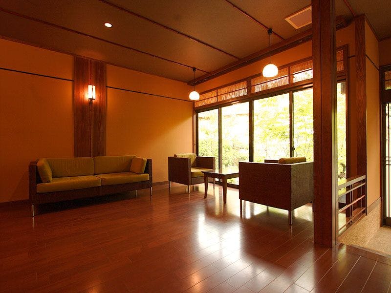 *【ล็อบบี้】