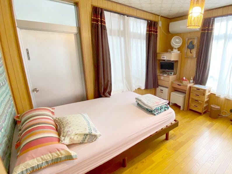 ゲストハウス いちゃりばちょーでー 素泊り 那覇空港から車で10分 国際通り 那覇新都心への観光やビジネス拠点に 禁煙 でいごの間 1 2名 10平米 Yahoo トラベル ゲストハウス いちゃりばちょーでー 素泊り 那覇空港から車で10分 国際通り 那覇新都心への観光やビジネス拠点に 禁煙 でいごの間 1 2名 10平米 Yahoo トラベル